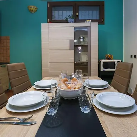 Melina Apartment *